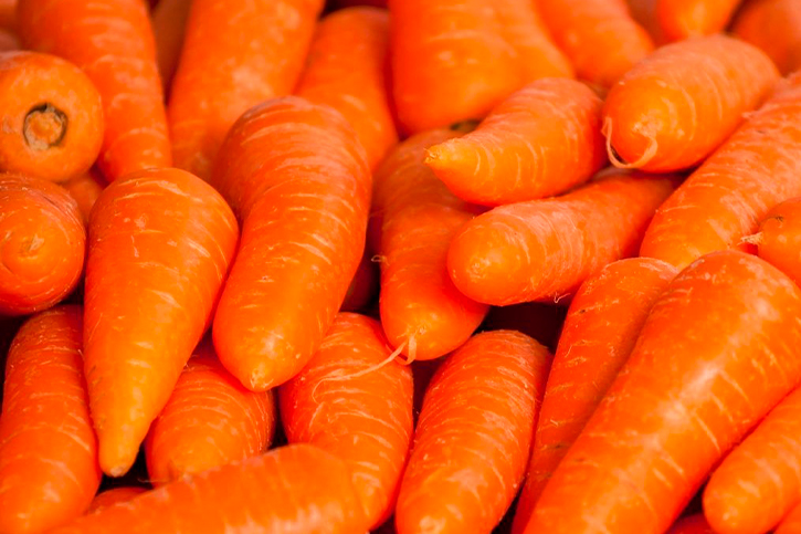 CARROT ESSENTIAL OIL